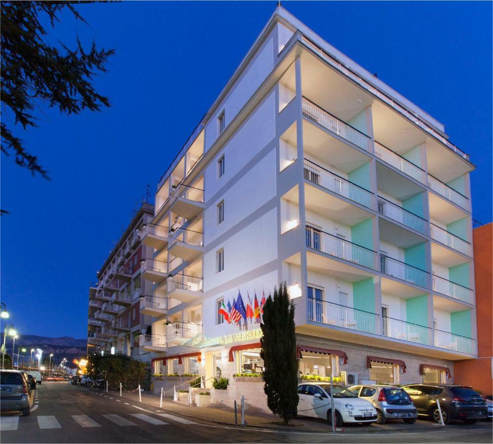 Hotel La Meridiana Sorrento Exteriör bild